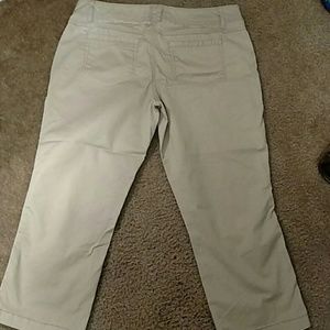 Maurice's Khaki Capri's